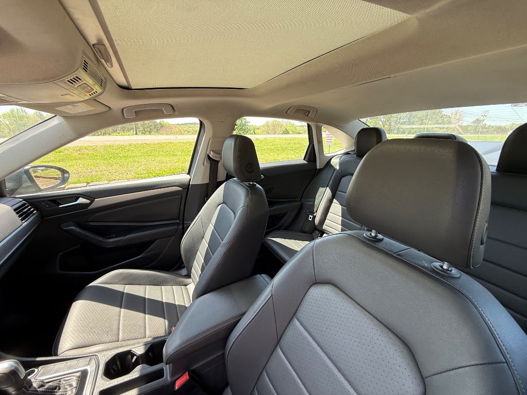 2021 Volkswagen Jetta R-Line - Photo 13