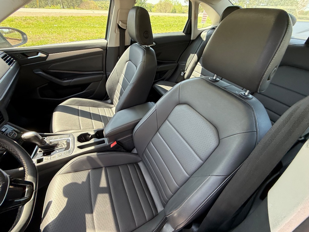 2021 Volkswagen Jetta R-Line - Photo 12