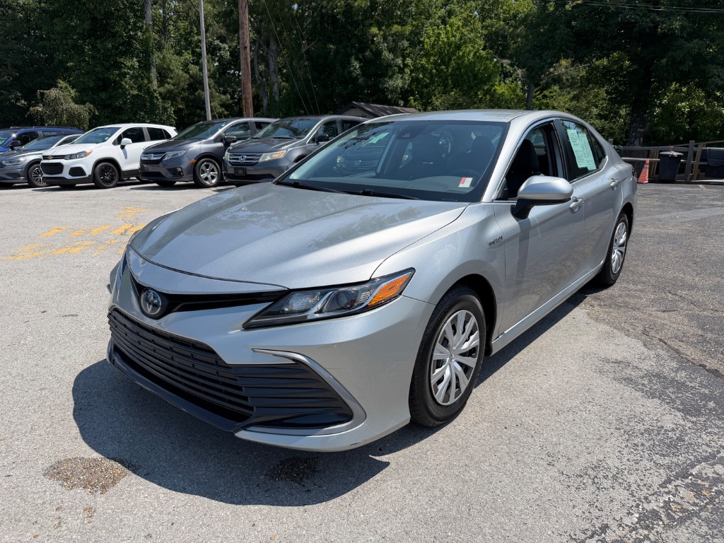 2021 Toyota Camry LE Hybrid's photo