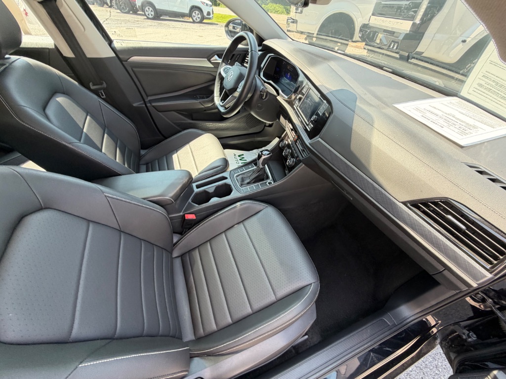 2024 Volkswagen Jetta SE - Photo 29
