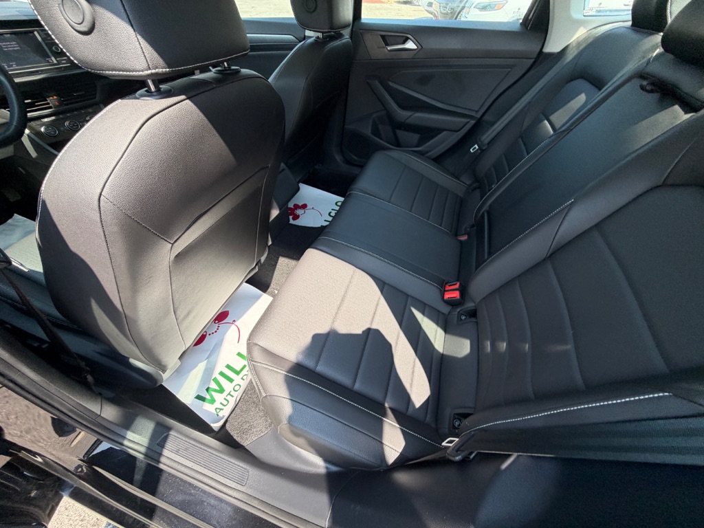 2024 Volkswagen Jetta SE - Photo 18
