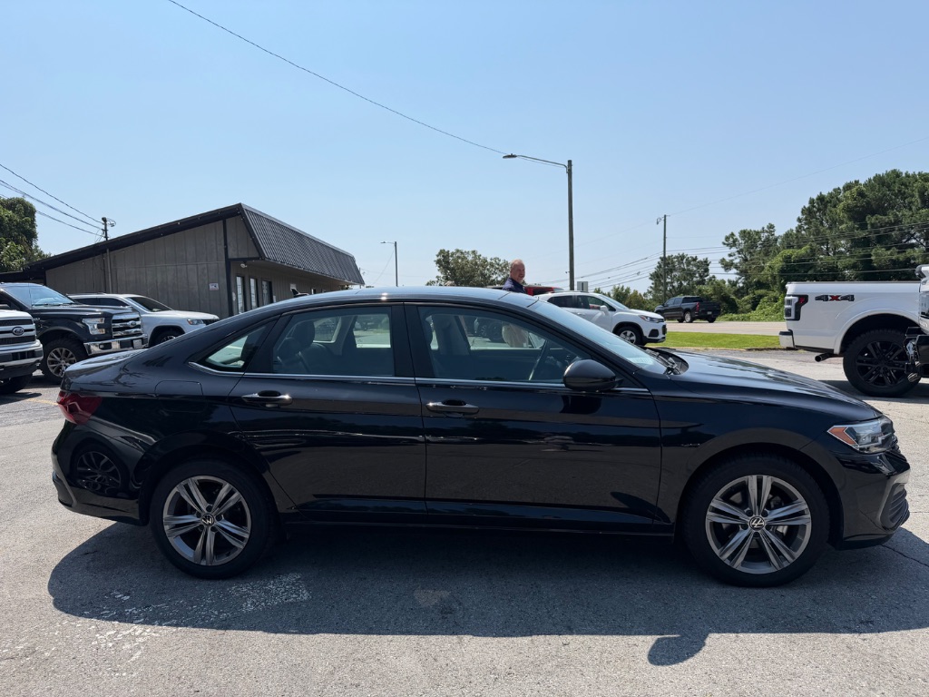 2024 Volkswagen Jetta SE - Photo 8