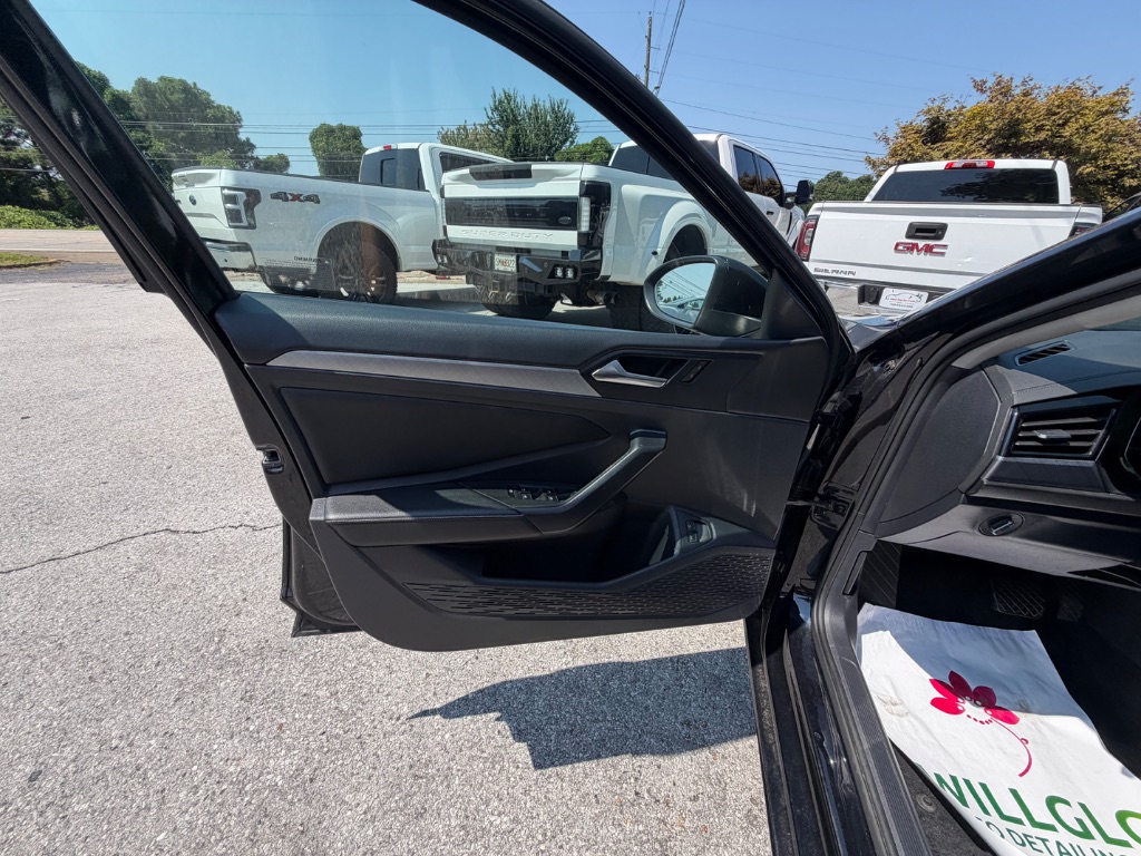 2024 Volkswagen Jetta SE - Photo 9
