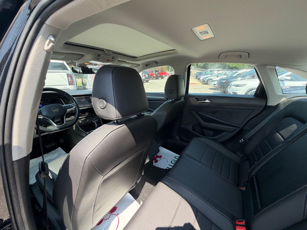 2024 Volkswagen Jetta SE - Photo 19