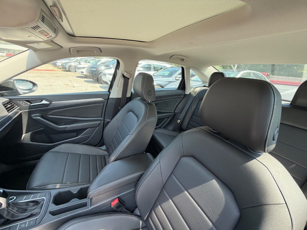 2024 Volkswagen Jetta SE - Photo 13