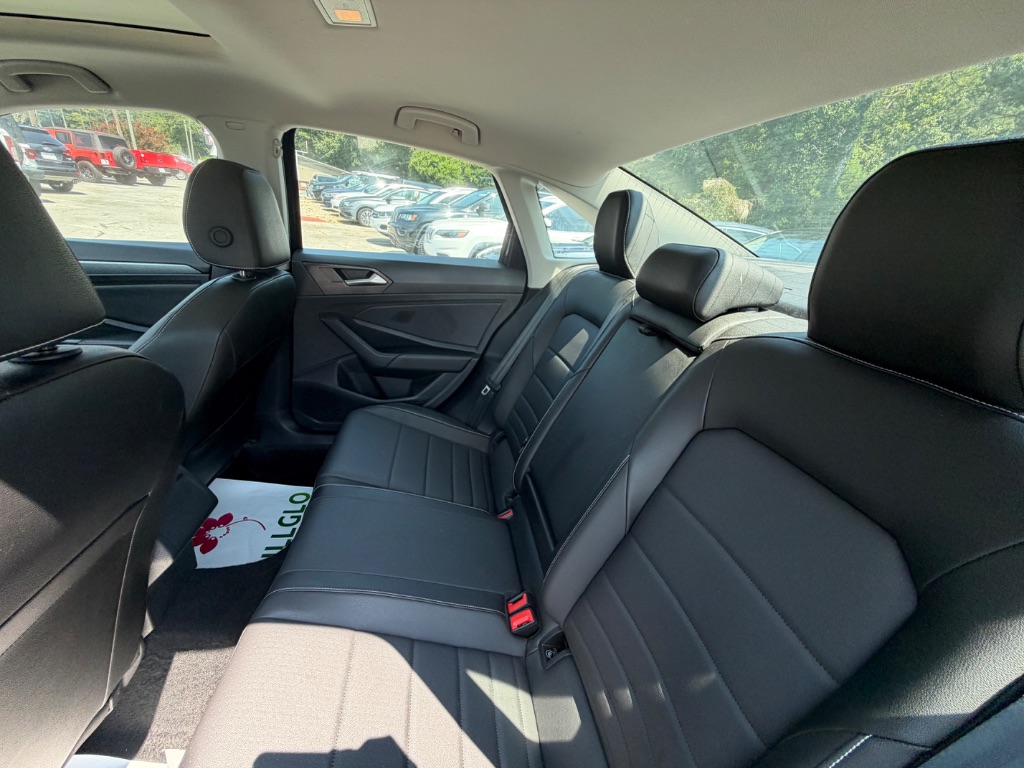 2024 Volkswagen Jetta SE - Photo 17