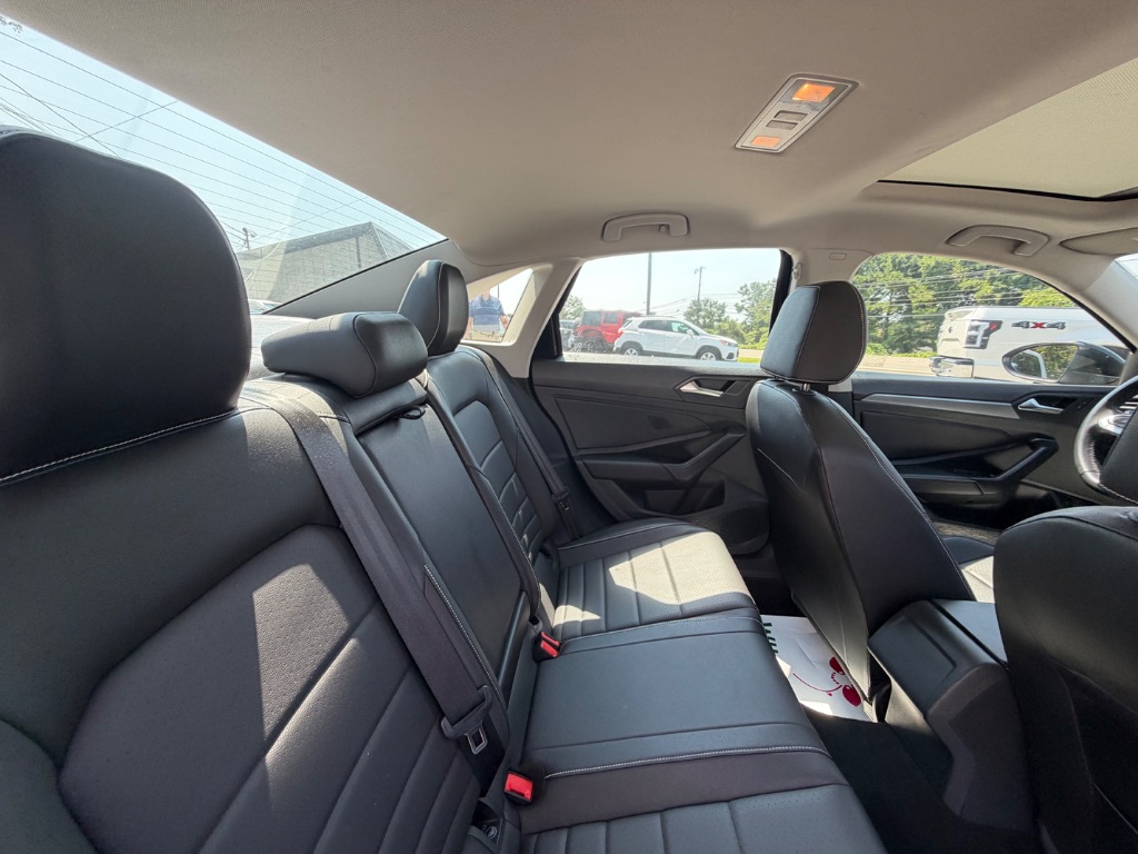 2024 Volkswagen Jetta SE - Photo 24